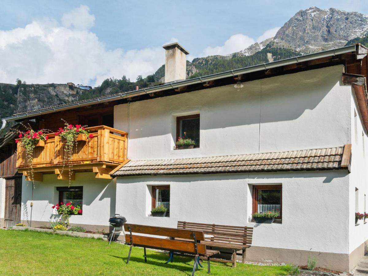 Boutique Holiday Home in L ngenfeld near Ski Bus Stop Längenfeld Extérieur photo